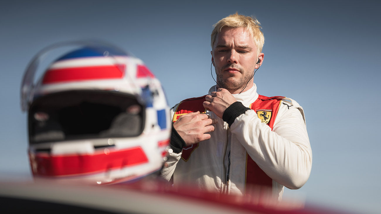 Nicholas Hoult debutta nel Ferrari Challenge: il film «Edge of Control»