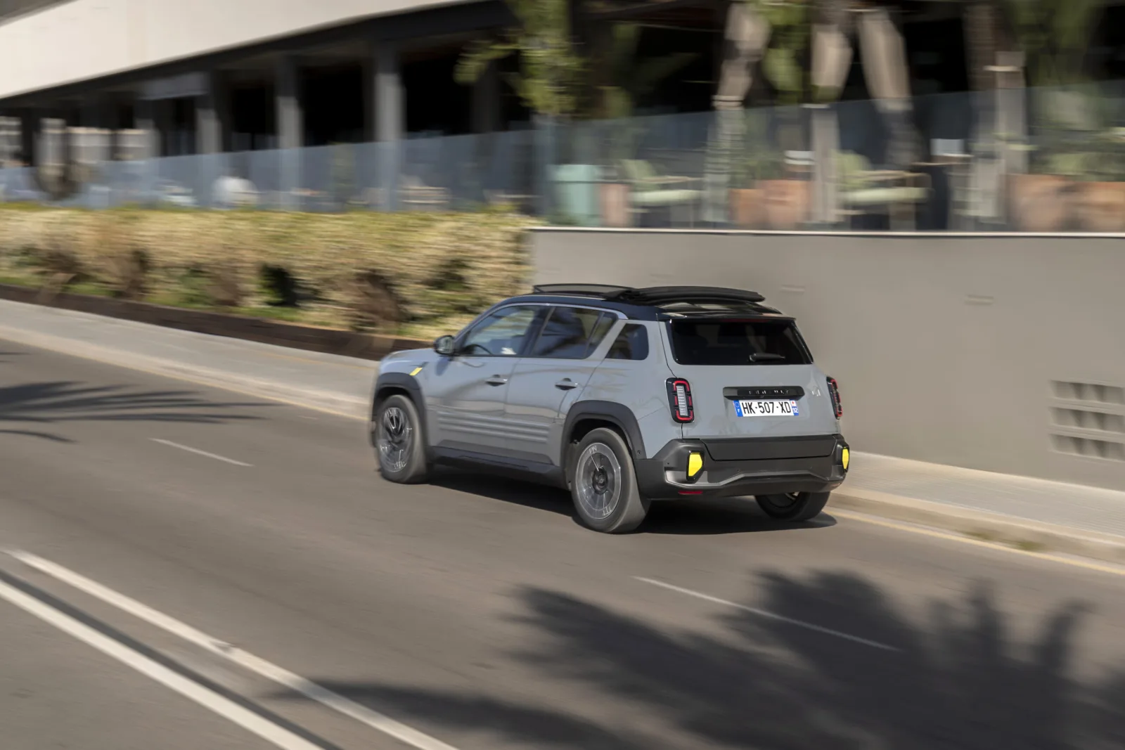 Renault 4 E-Tech Electric Plein Sud: tetto apribile da 1 m²