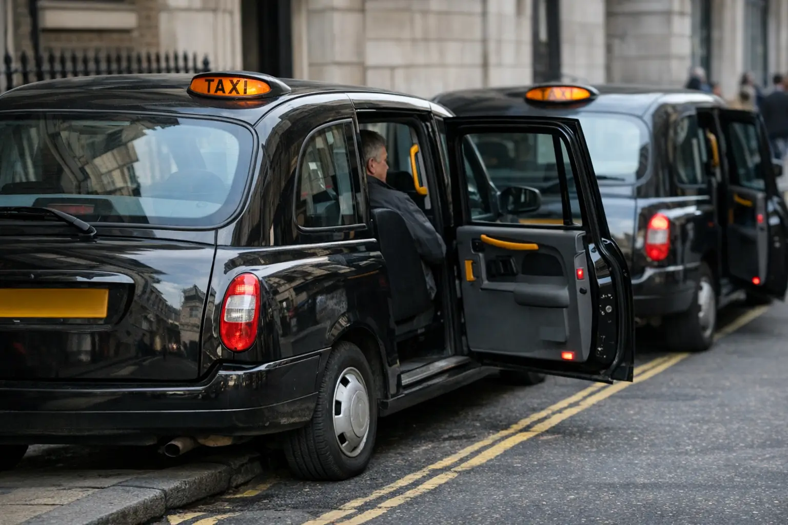 Perché i taxi di Londra hanno quella forma strana: la regola del parcheggio