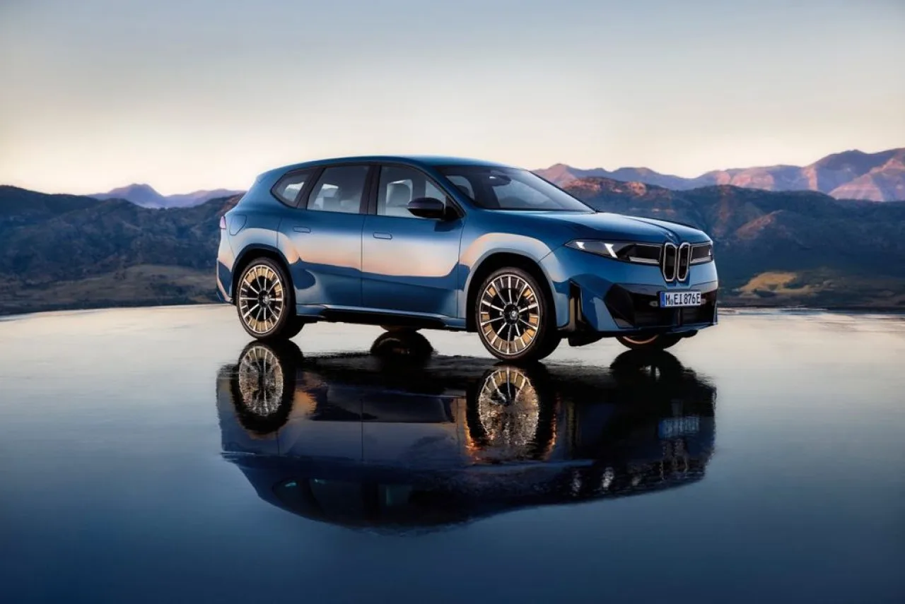 BMW taglia il traguardo dei 2 milioni di BEV: la Neue Klasse traina la svolta
