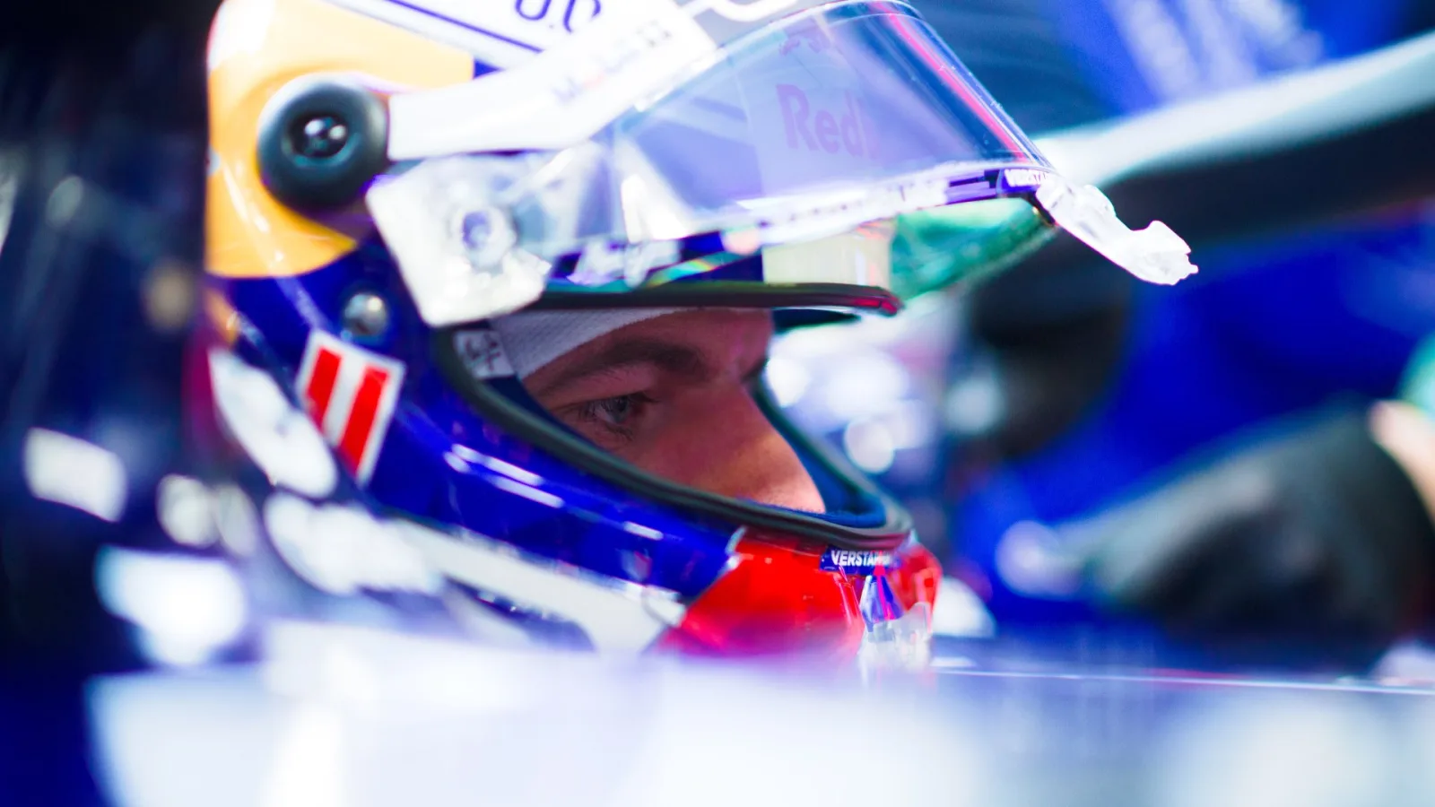 F1 | Verstappen rinnova con Red Bull fino al 2030
