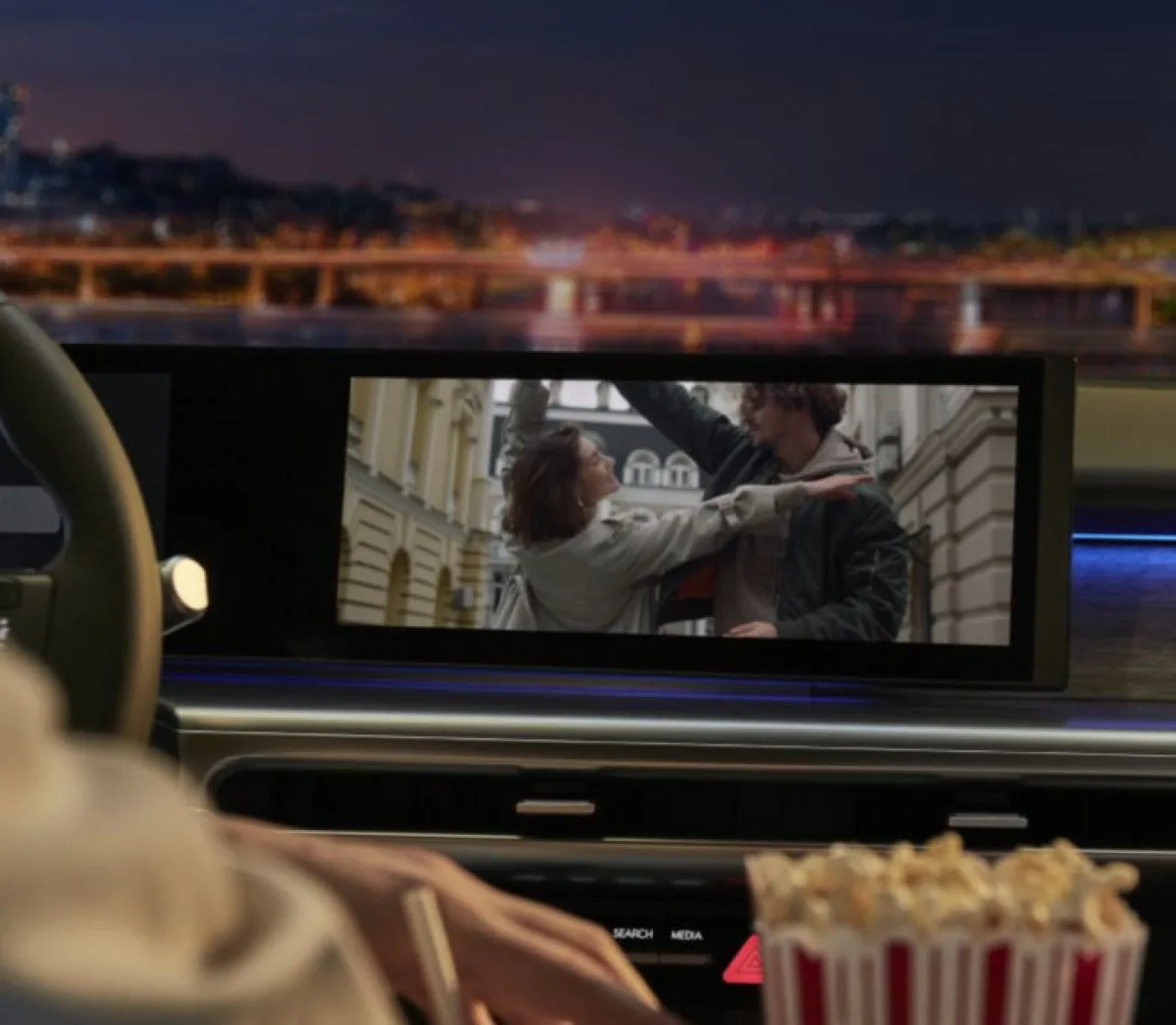 Photo: motoriexpress.it Hyundai Launches In-Car Entertainment Package in Italy with Netflix and YouTube Streaming