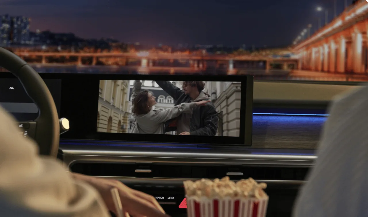 Hyundai porta Netflix e Disney+ in auto: ecco l'Entertainment Package