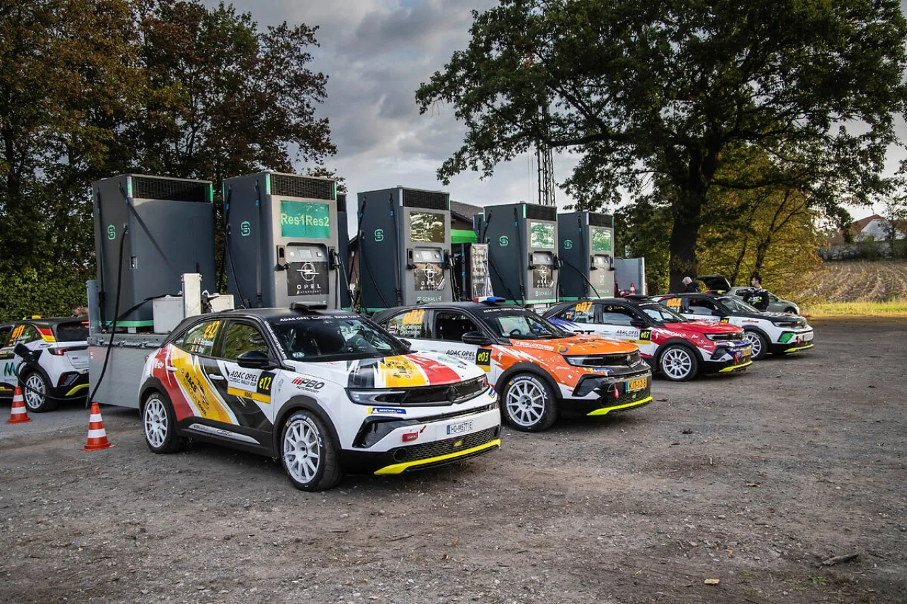 ADAC Opel GSE Rally Cup: 5 punti separano i primi tre