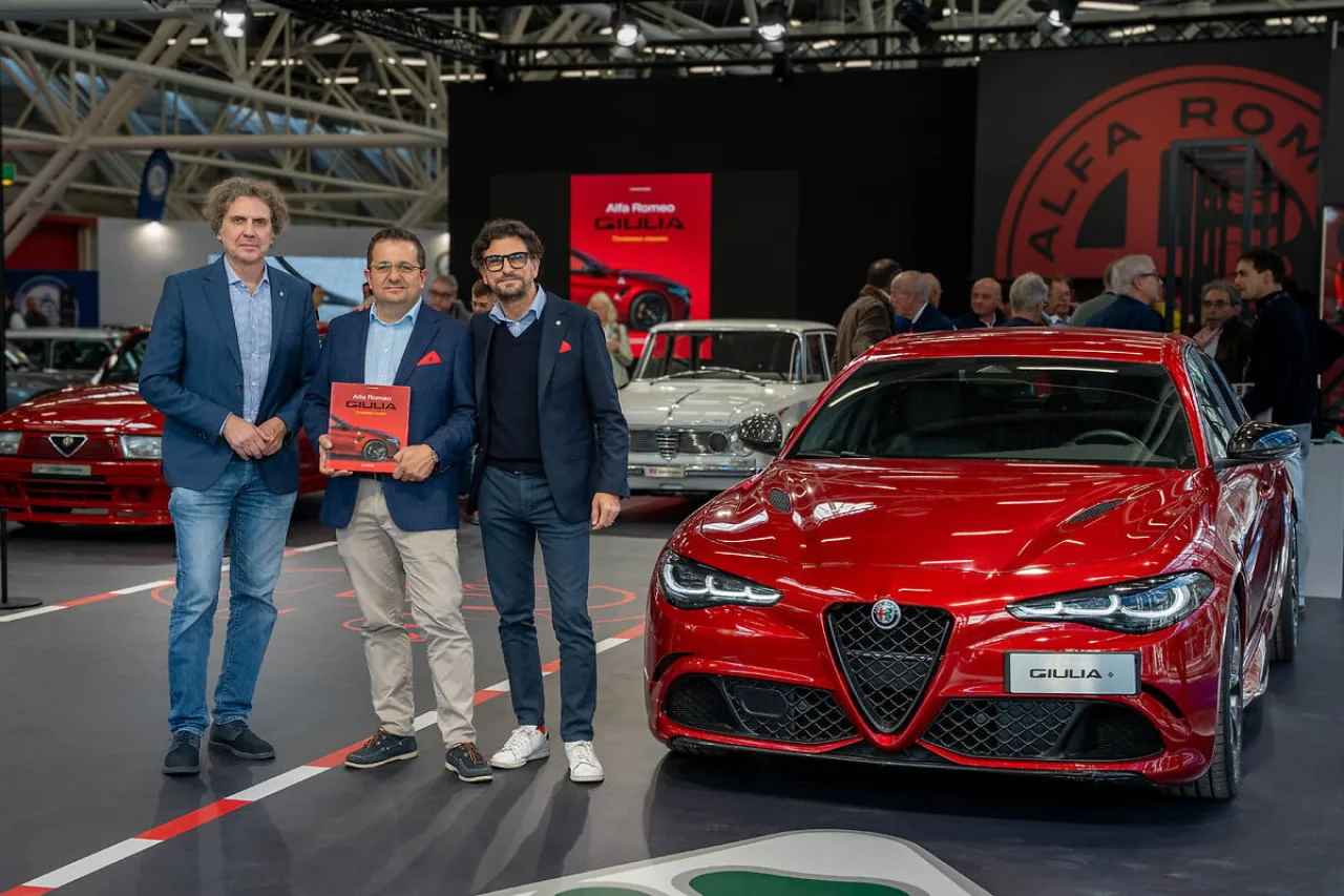 Alfa Romeo Giulia, Timeless Classic: il libro debutta a Bologna