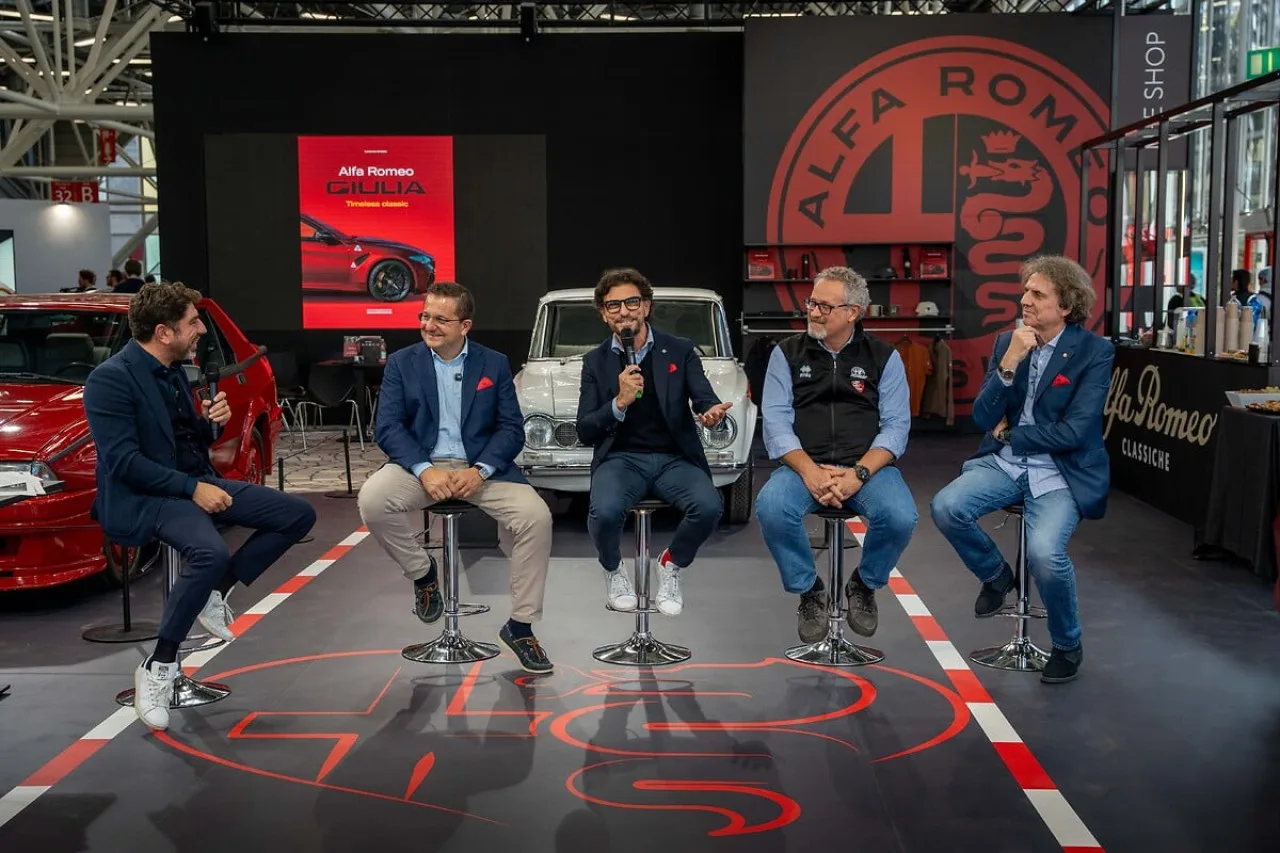 Alfa Romeo Giulia, Timeless Classic: il libro debutta a Bologna