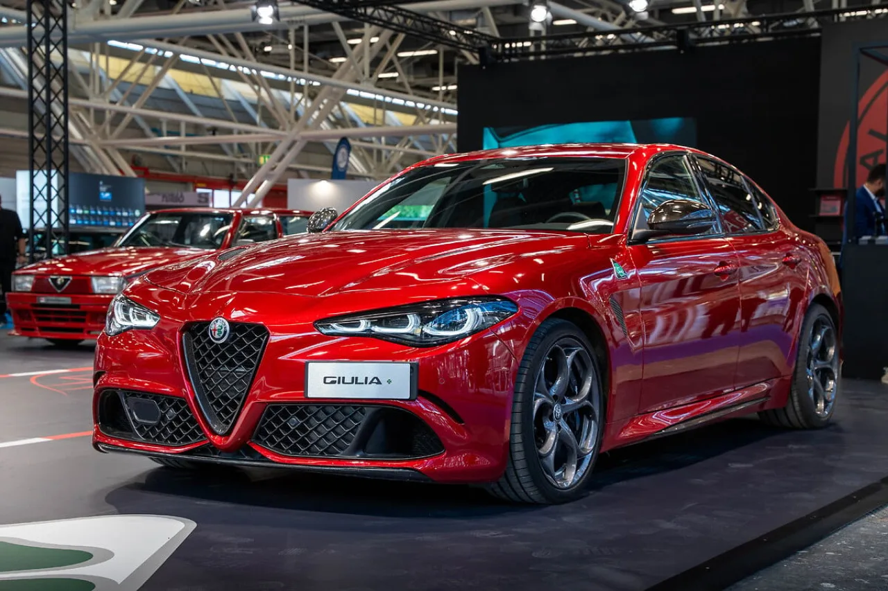 Alfa Romeo Giulia, Timeless Classic: il libro debutta a Bologna