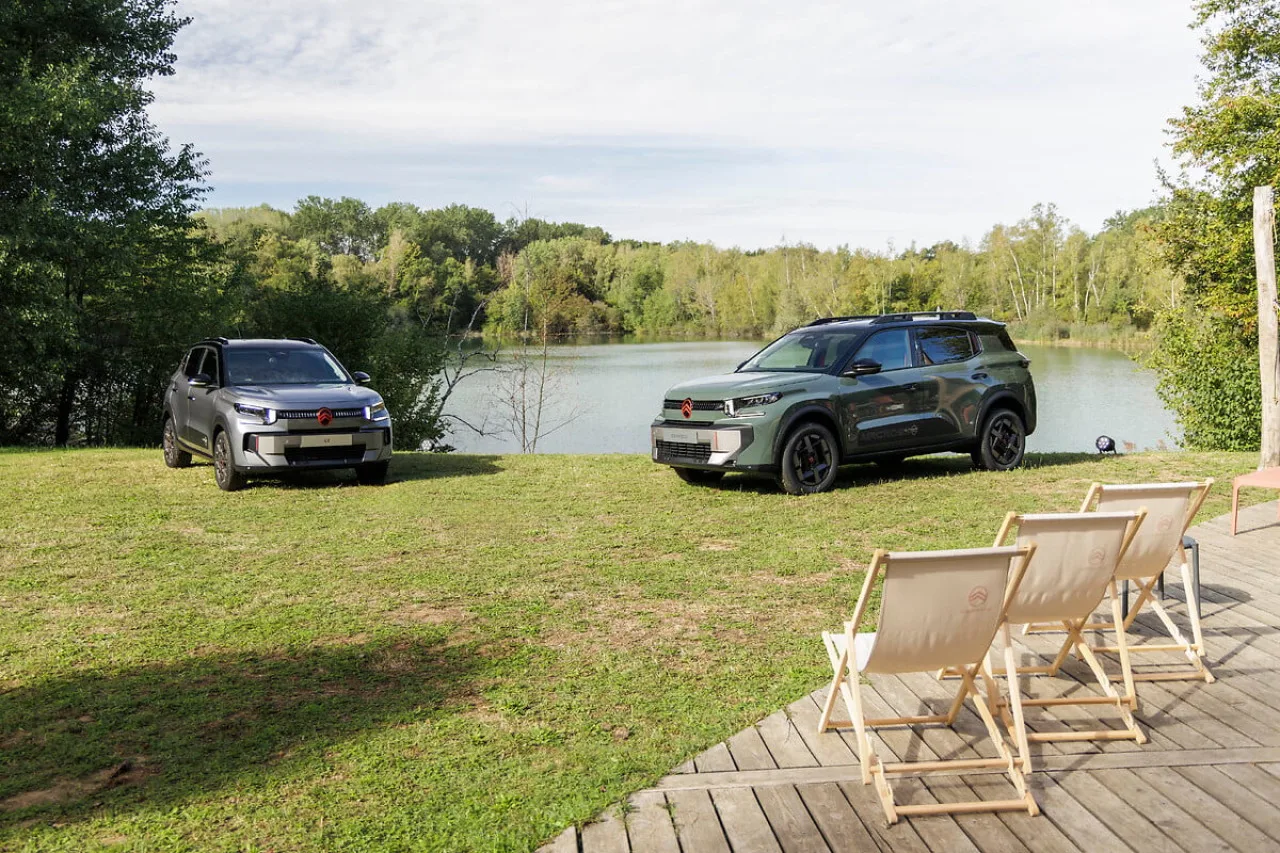 Citroën Ami OUTDOOR debutta in Italia a EICMA con tetto apribile
