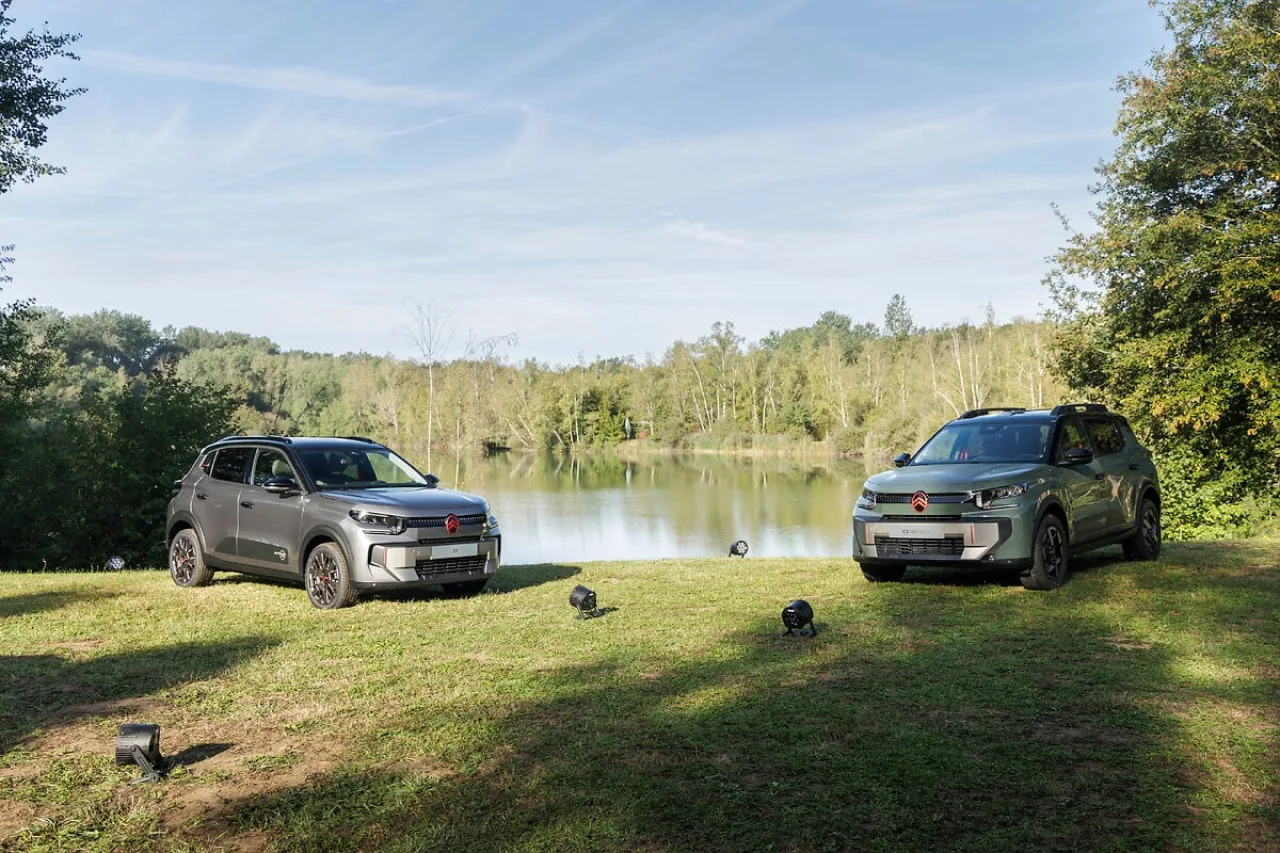 Citroën Ami OUTDOOR debutta in Italia a EICMA con tetto apribile