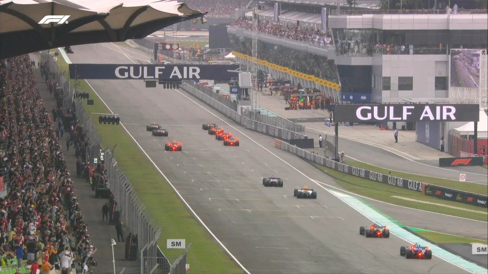 F1 | Verstappen vince il GP Bahrain nel caos di Sepang