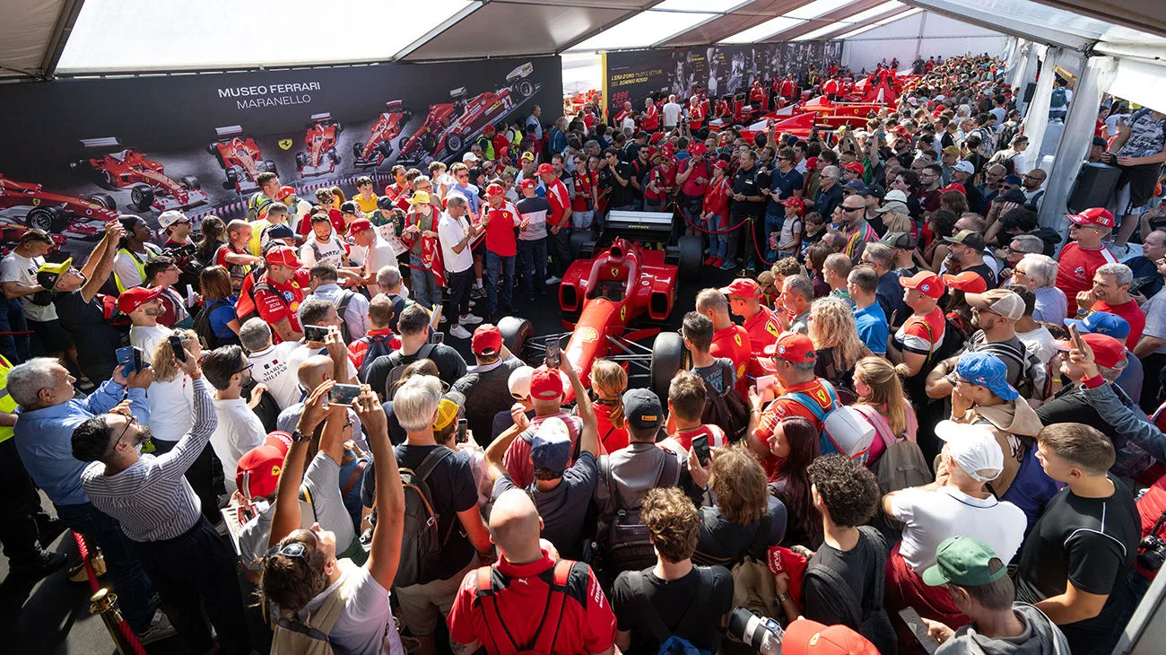 Ferrari al Mugello: 25.000 tifosi per il Gran Premio Storico d'Italia