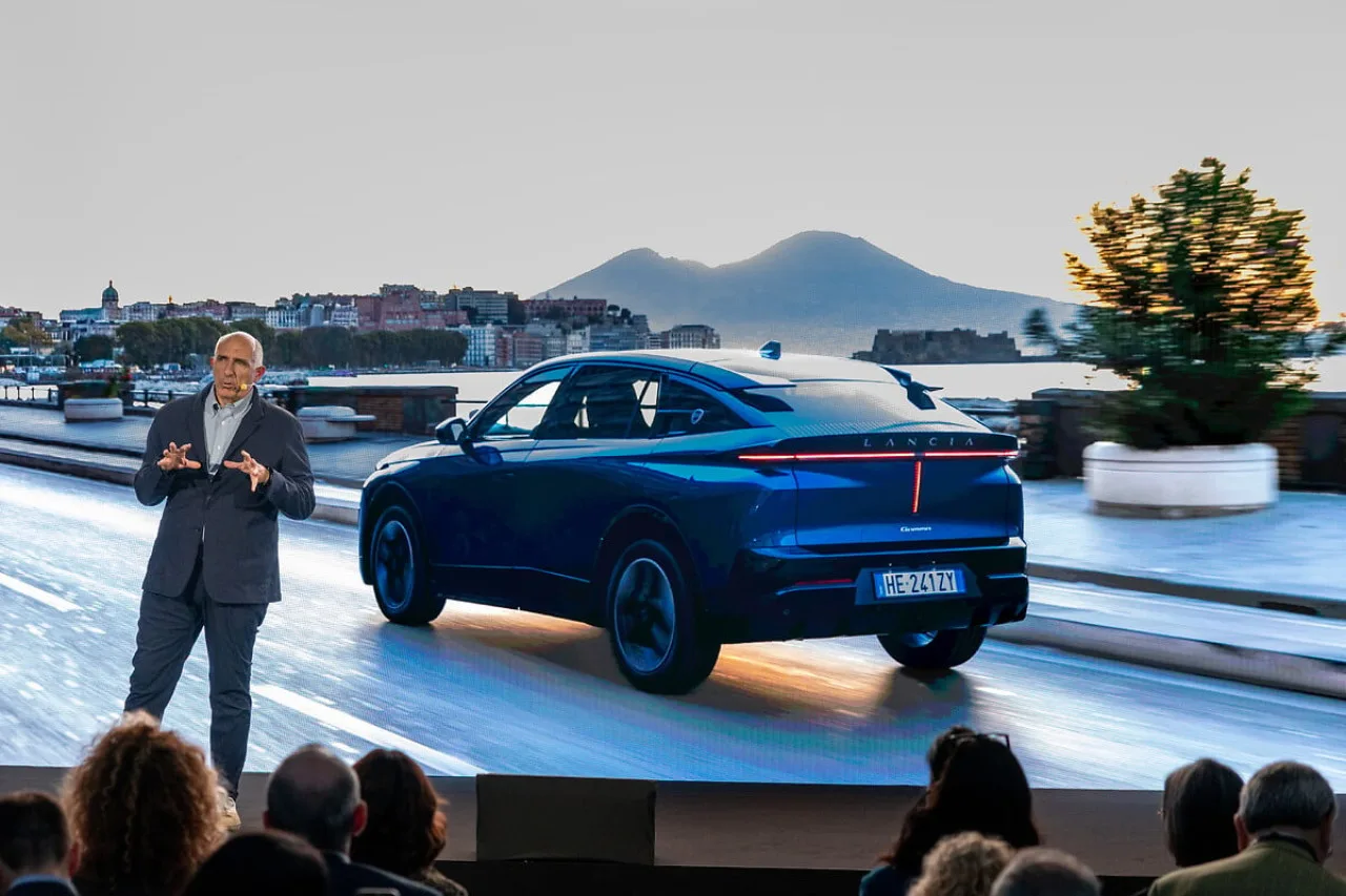 Lancia Gamma torna dopo 50 anni: fastback elettrica da 375 CV