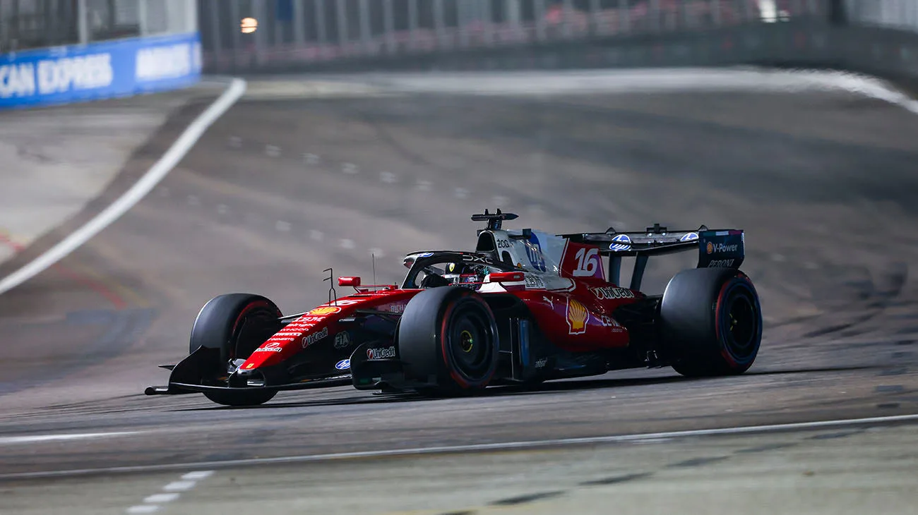 Leclerc secondo a Singapore, Hamilton sesto: Ferrari sul podio