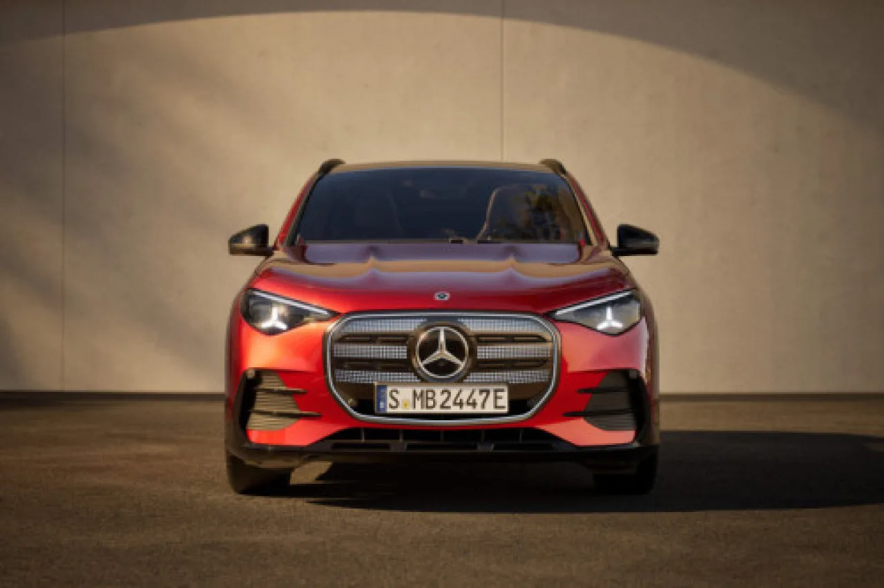 Mercedes-Benz: BEV record storico, GLC elettrica triplica le vendite