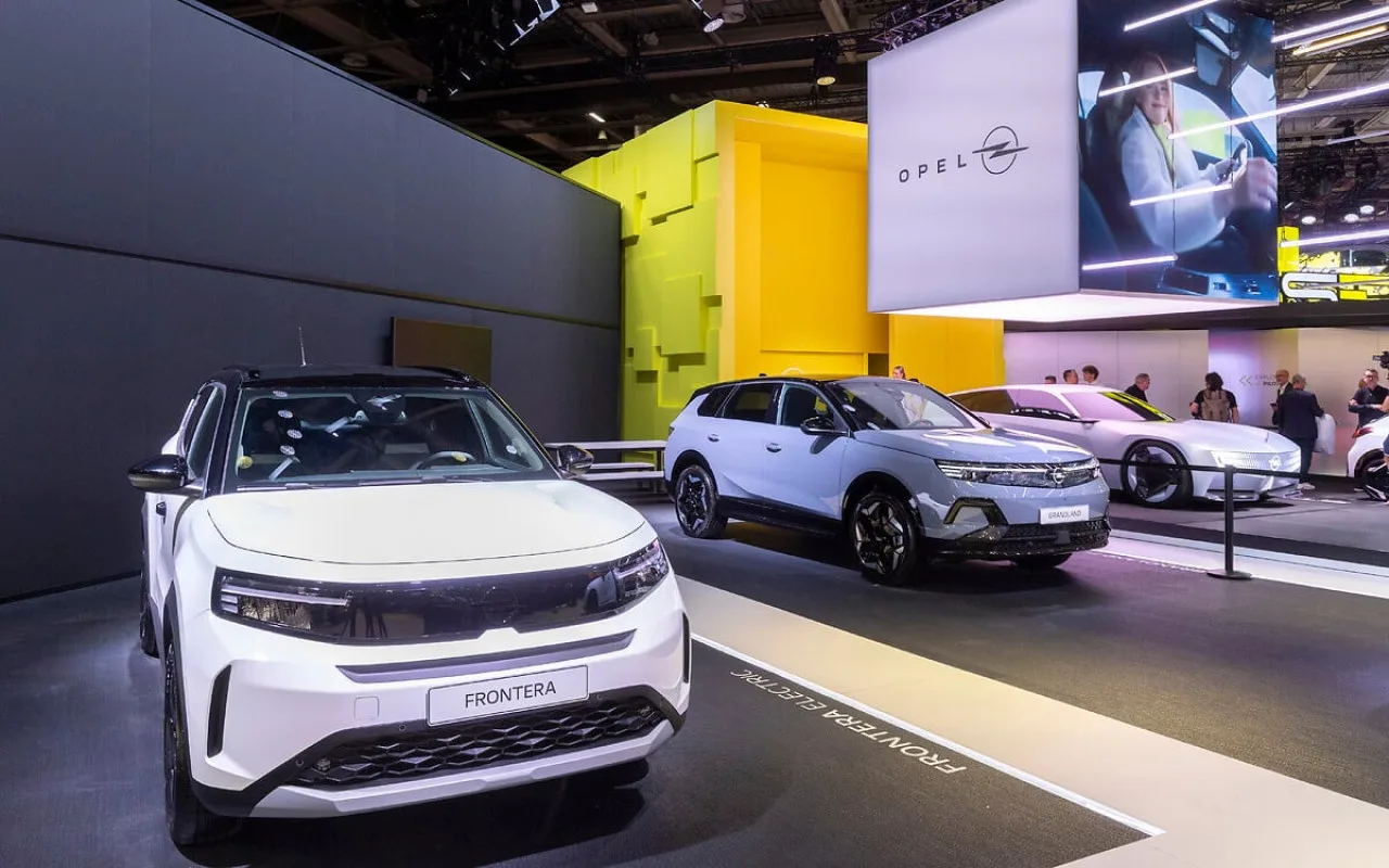 Opel al Salone di Parigi: Mokka GSE, Grandland AWD e Frontera Electric