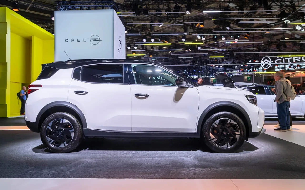 Opel al Salone di Parigi: Mokka GSE, Grandland AWD e Frontera Electric