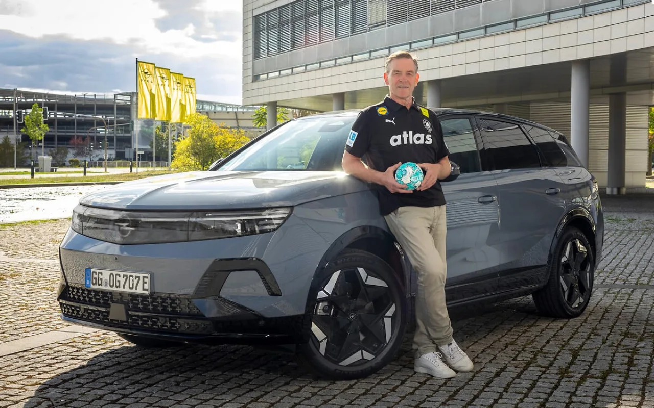 Opel Grandland Plug-in Hybrid: i ct della pallamano tedesca viaggiano in SUV elettrificato