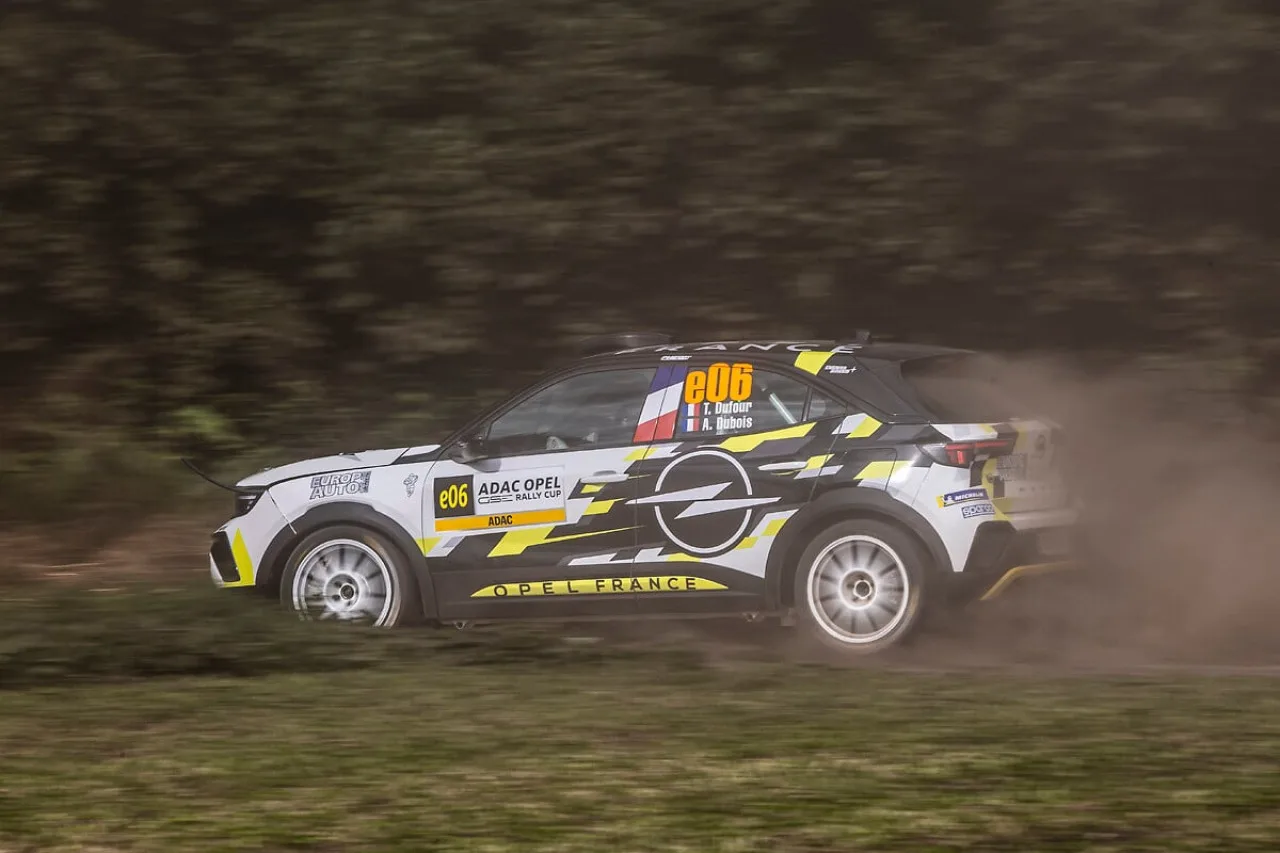Opel Mokka GSE Rally debutta a Sanremo: la Cup elettrica sbarca in Italia