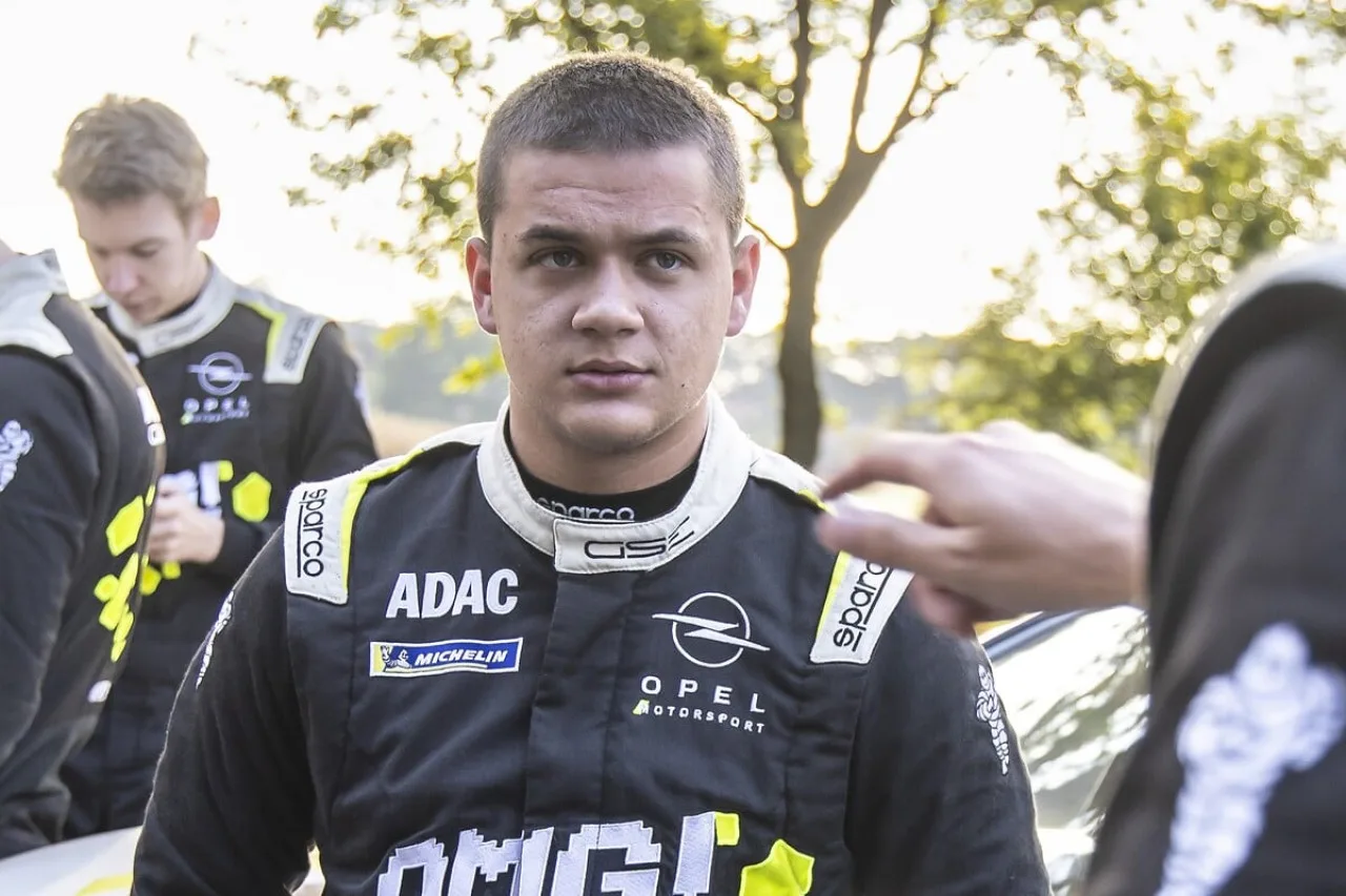 Opel Mokka GSE Rally debutta a Sanremo: la Cup elettrica sbarca in Italia