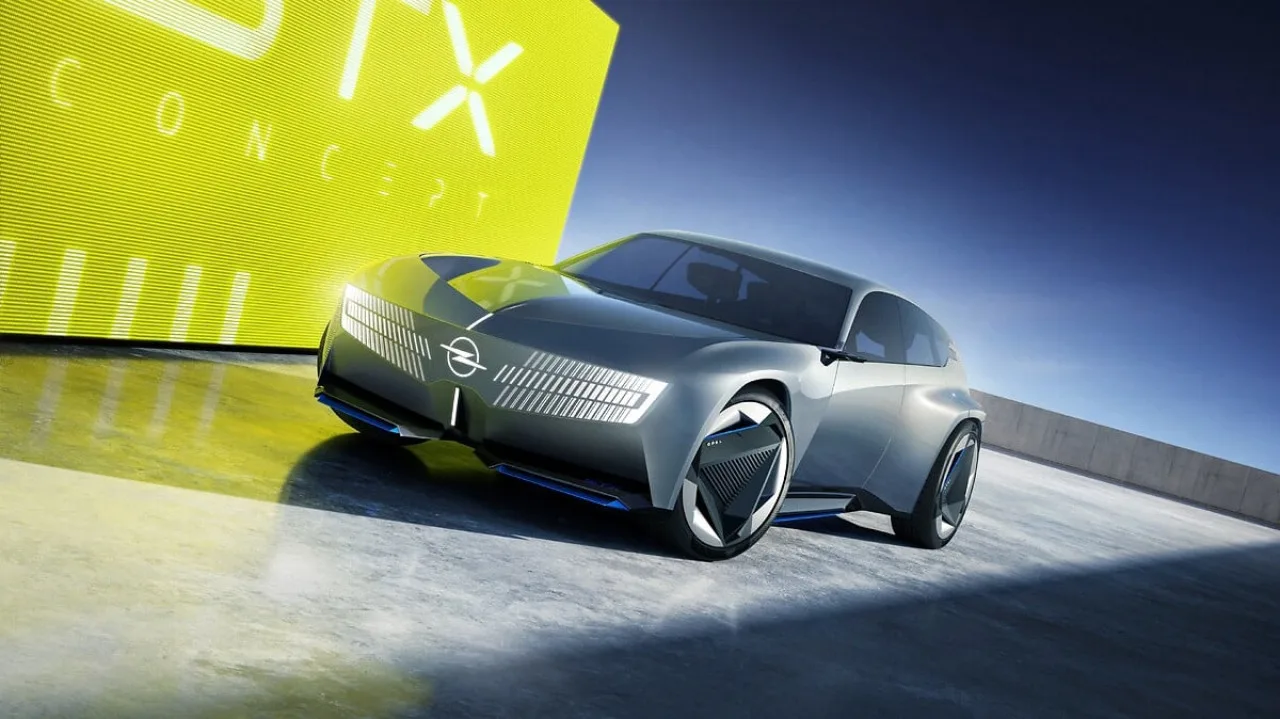 Opel STX Concept: la station wagon elettrica del futuro a Parigi