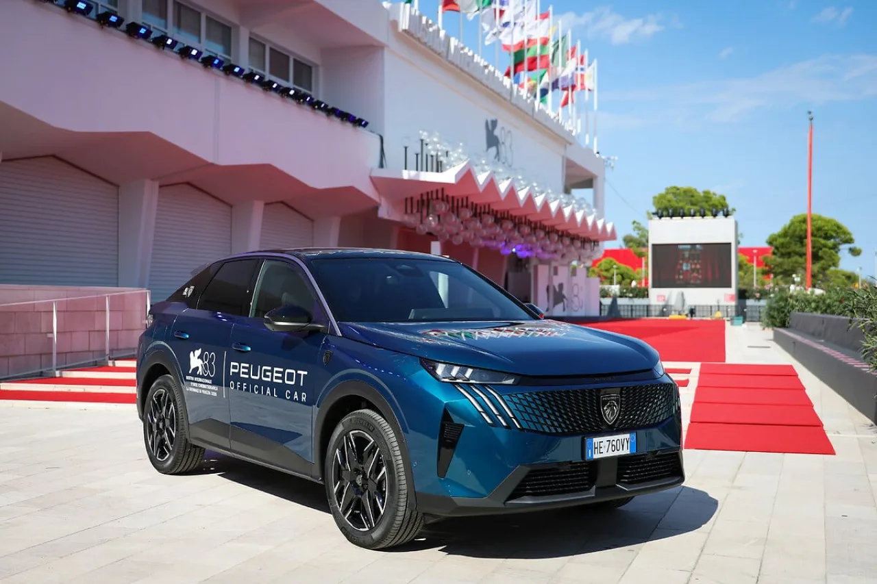 Peugeot lancia Keep Rolling 2027: 25.000 euro ai registi emergenti