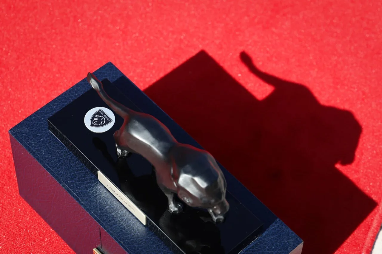 Peugeot lancia Keep Rolling 2027: 25.000 euro ai registi emergenti