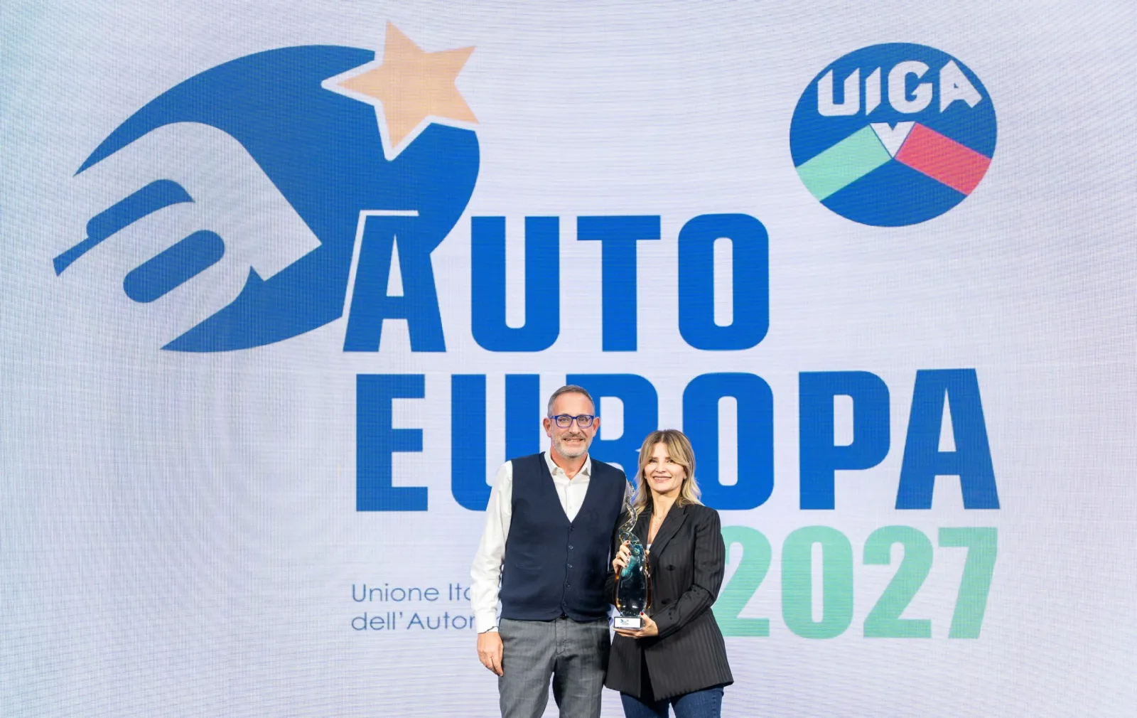 Renault Clio è Auto Europa 2027: seconda nelle vendite in Italia