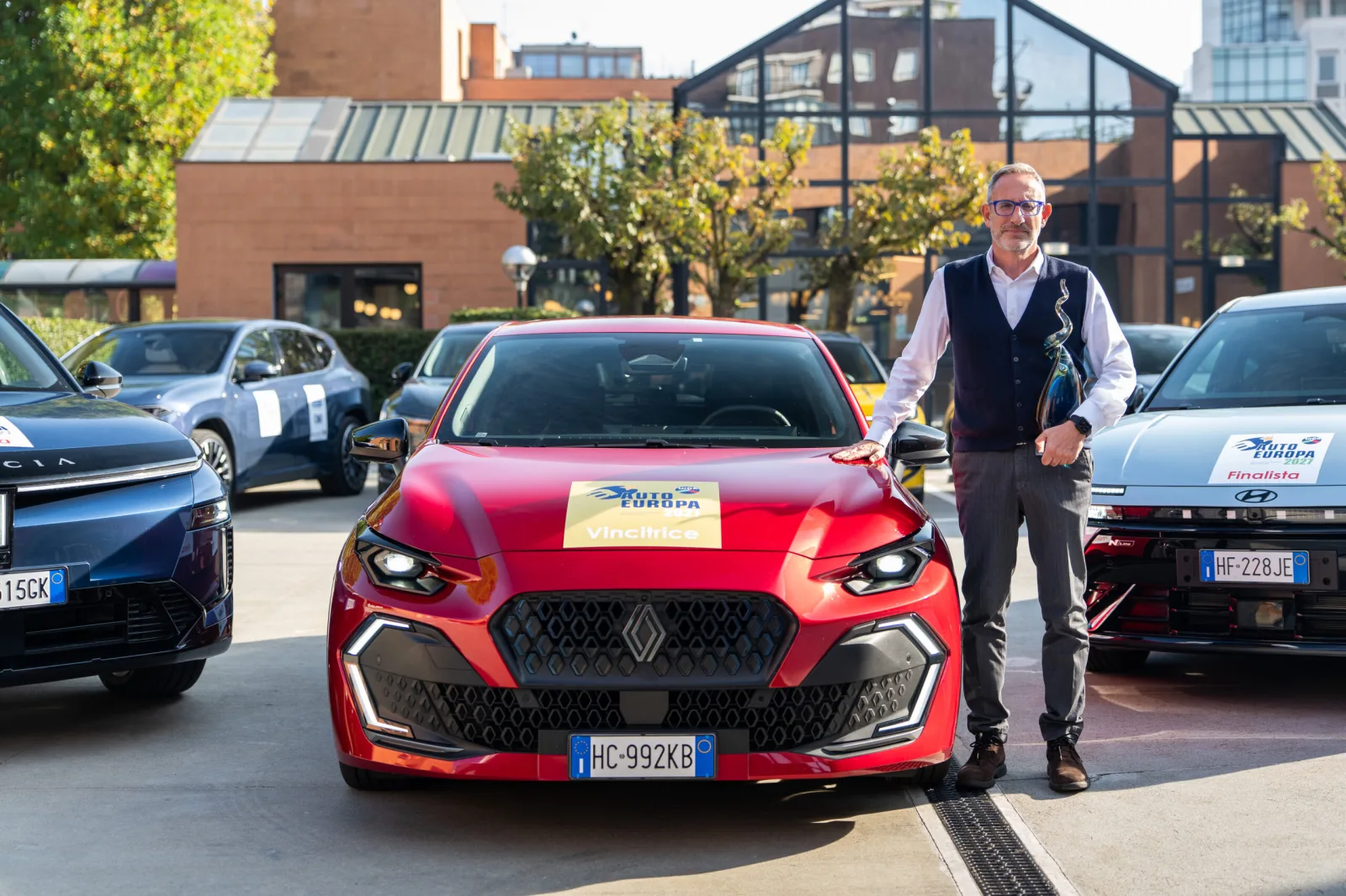 Renault Clio è Auto Europa 2027: seconda nelle vendite in Italia