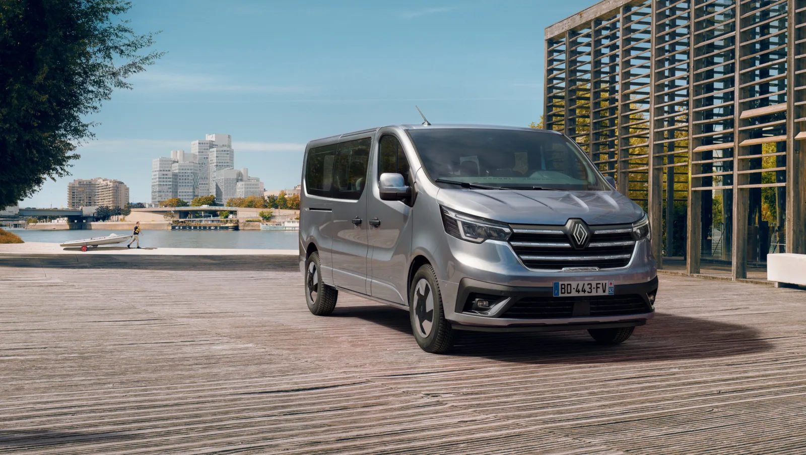 Renault Trafic MY26.1: nuovo sterzo, freni e sistema OpenR Link da 10"