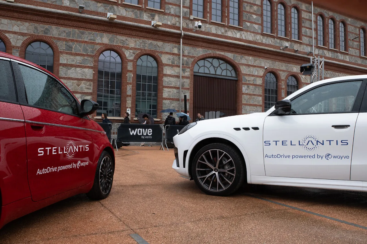 Stellantis e Wayve: Fiat 500e e Maserati Grecale a guida autonoma L2++
