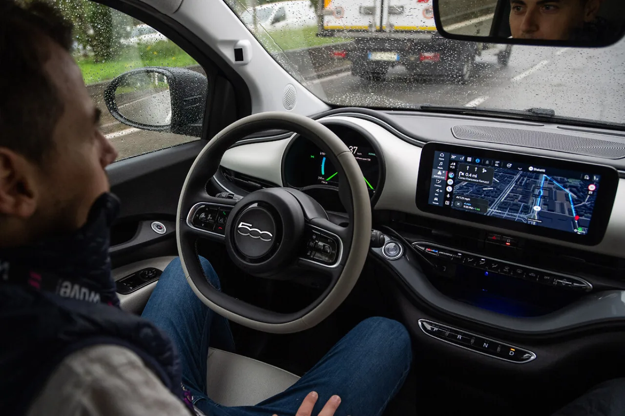 Stellantis e Wayve: Fiat 500e e Maserati Grecale a guida autonoma L2++