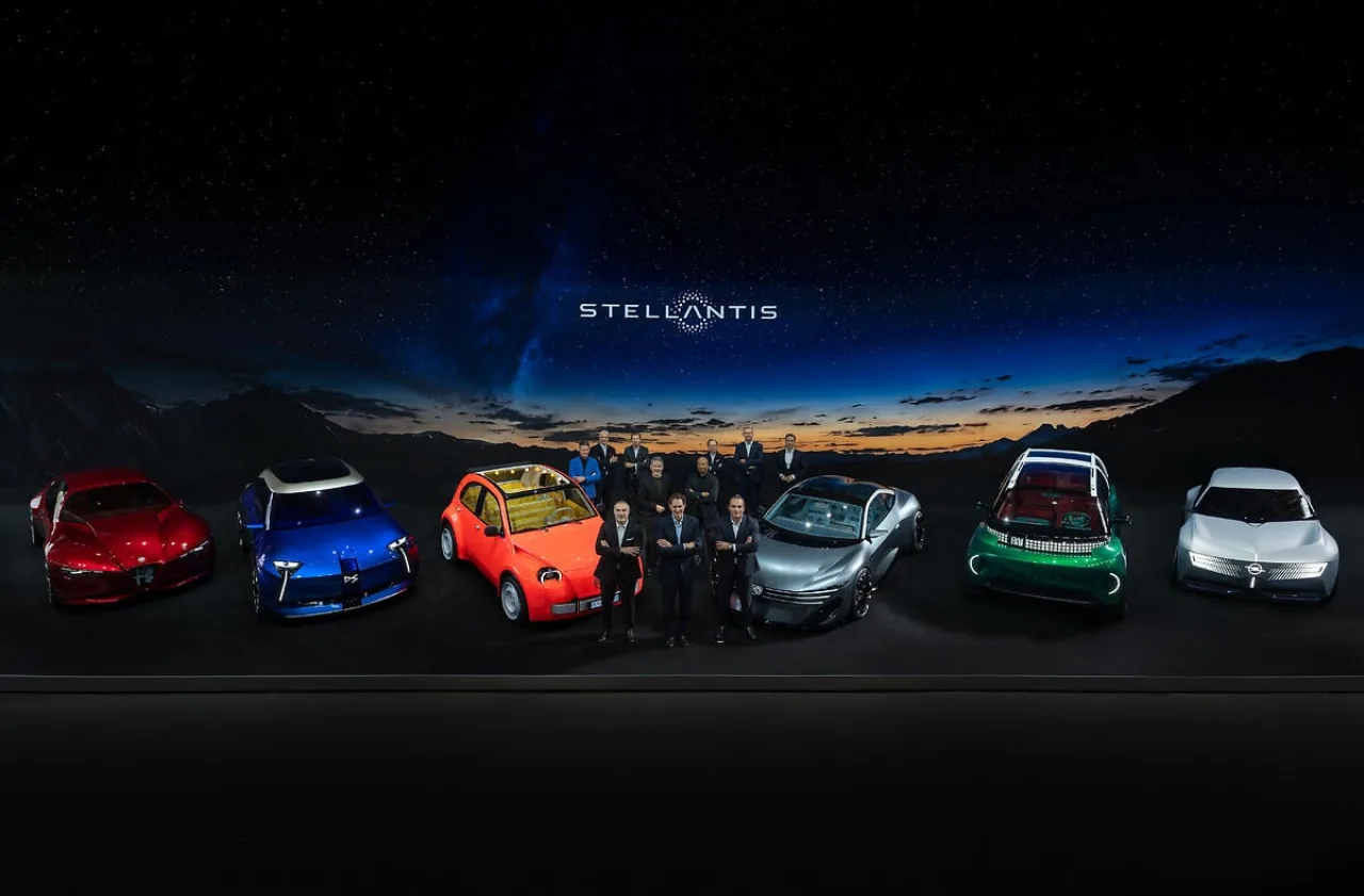Stellantis svela 6 concept car a Parigi: da Alfa Romeo a Peugeot RCZ