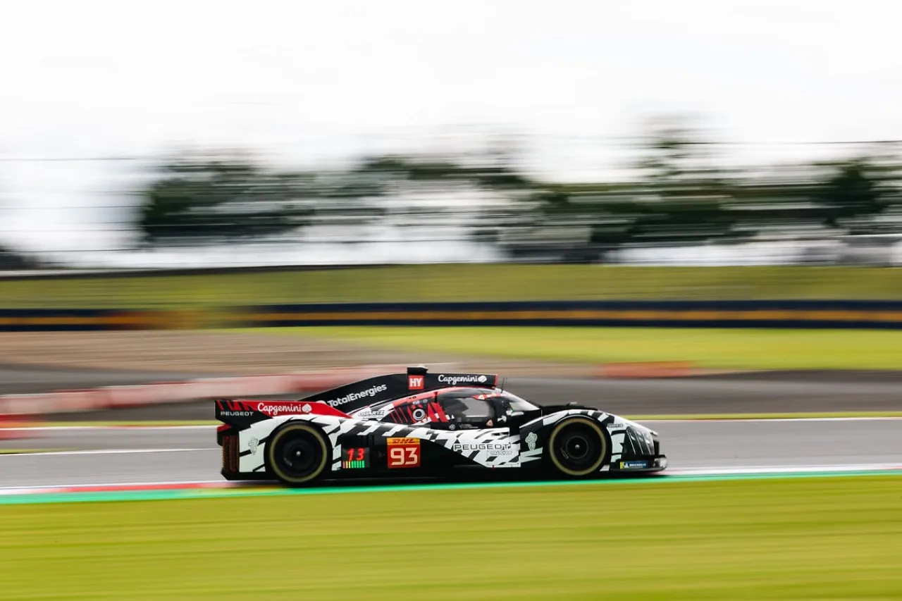 WEC Barcellona, Peugeot 9X8 debutta in Spagna: Quinn in pista